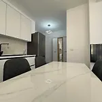 شقة Iona 3 *