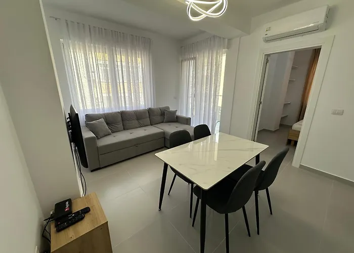 Iona 3 Apartman Golem